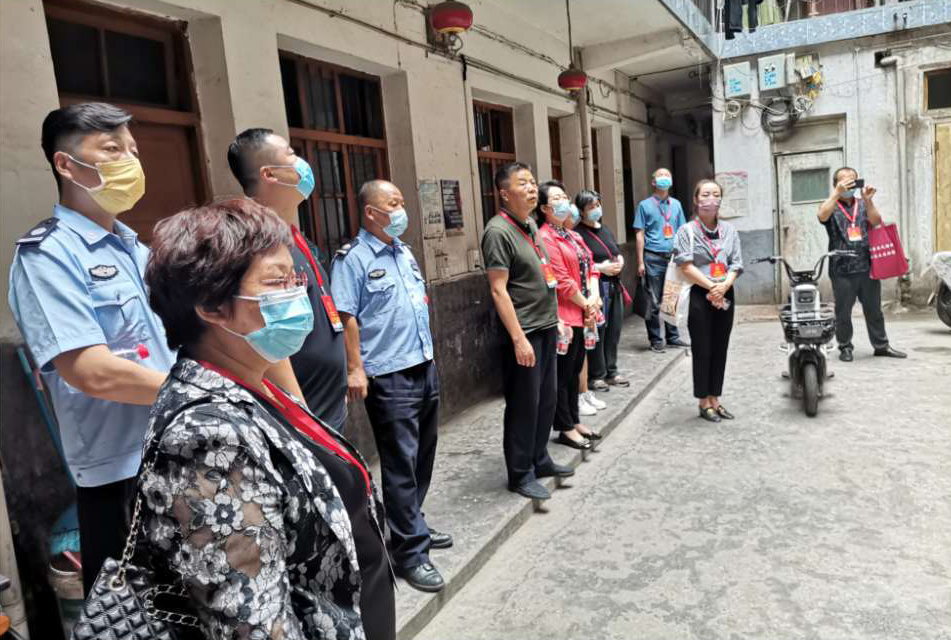 代表履職進(jìn)行時(shí)|雁塔區(qū)人大電子城街道工委組織人大代表開(kāi)展視察交流活動(dòng)，億誠(chéng)管理董事長(zhǎng)李妮參加活動(dòng)